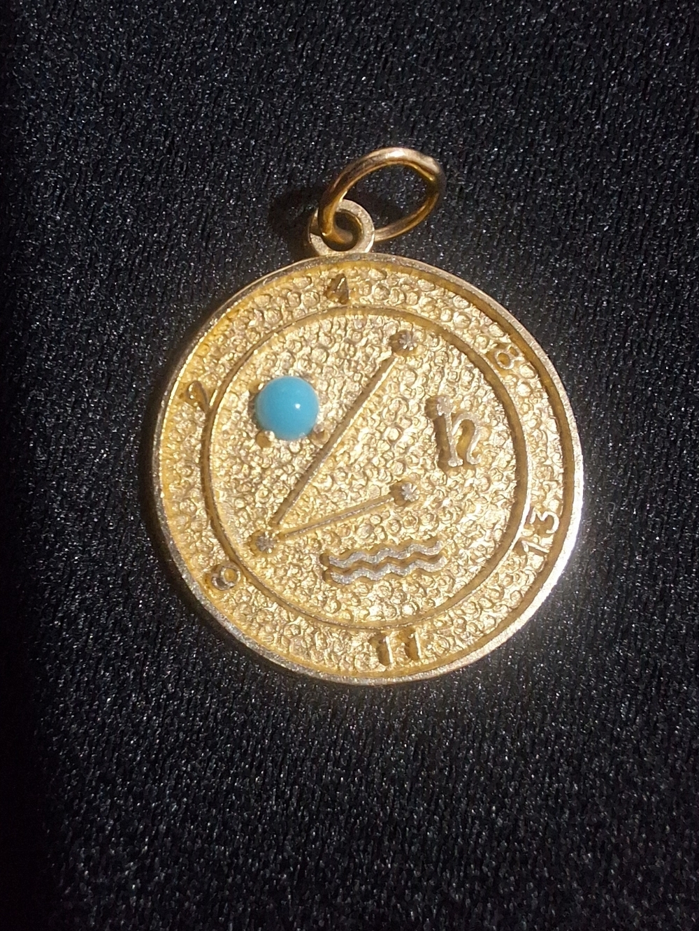 14K Gold Aquarius Constellation Charm Pendant Signed R&B Rare & Collectible